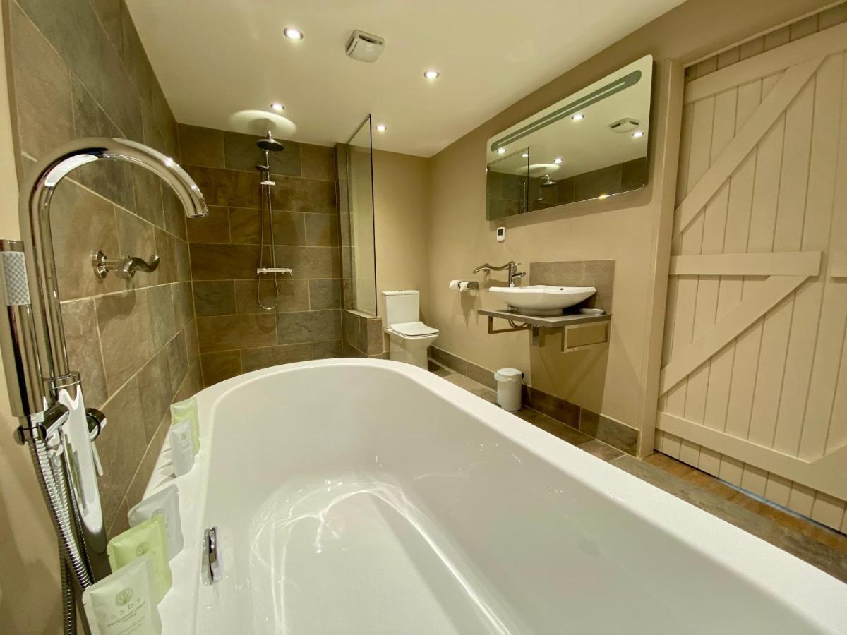 Отель The Lion At West Pennard Экстерьер фото Bathroom