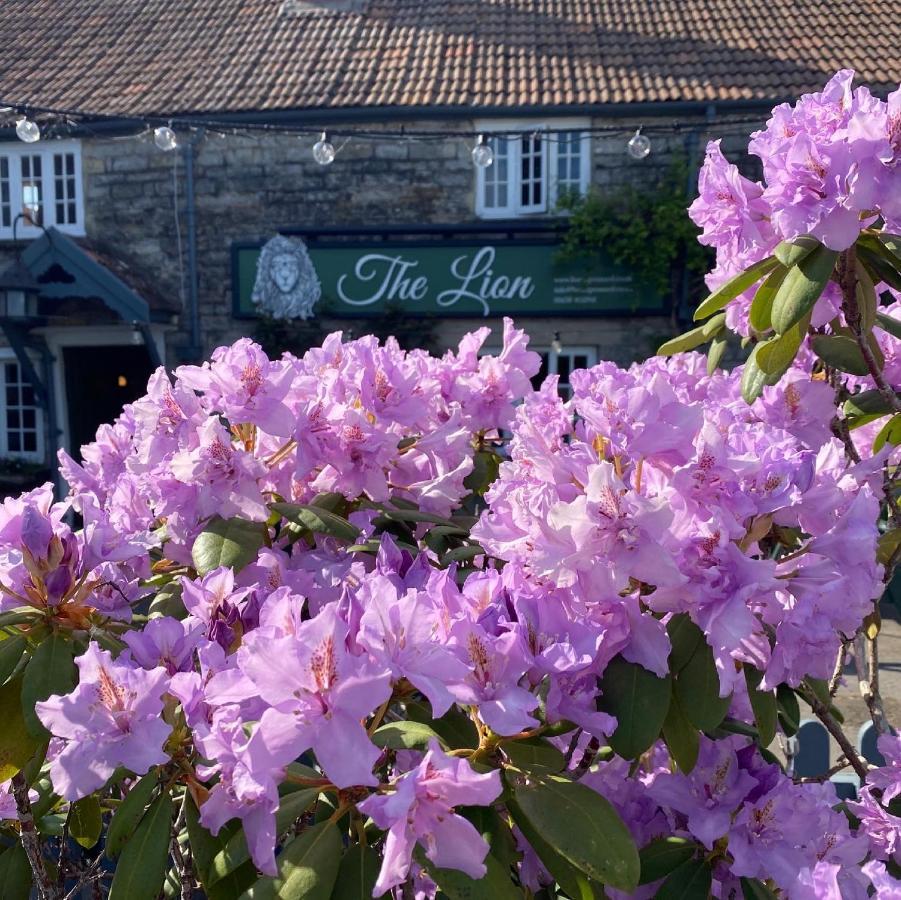Отель The Lion At West Pennard Экстерьер фото The Lion Inn